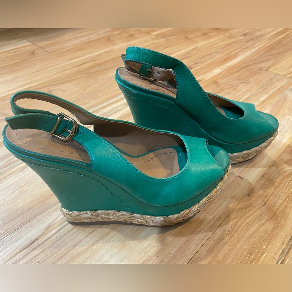 Green Heels - size 5 - brand Arezzo